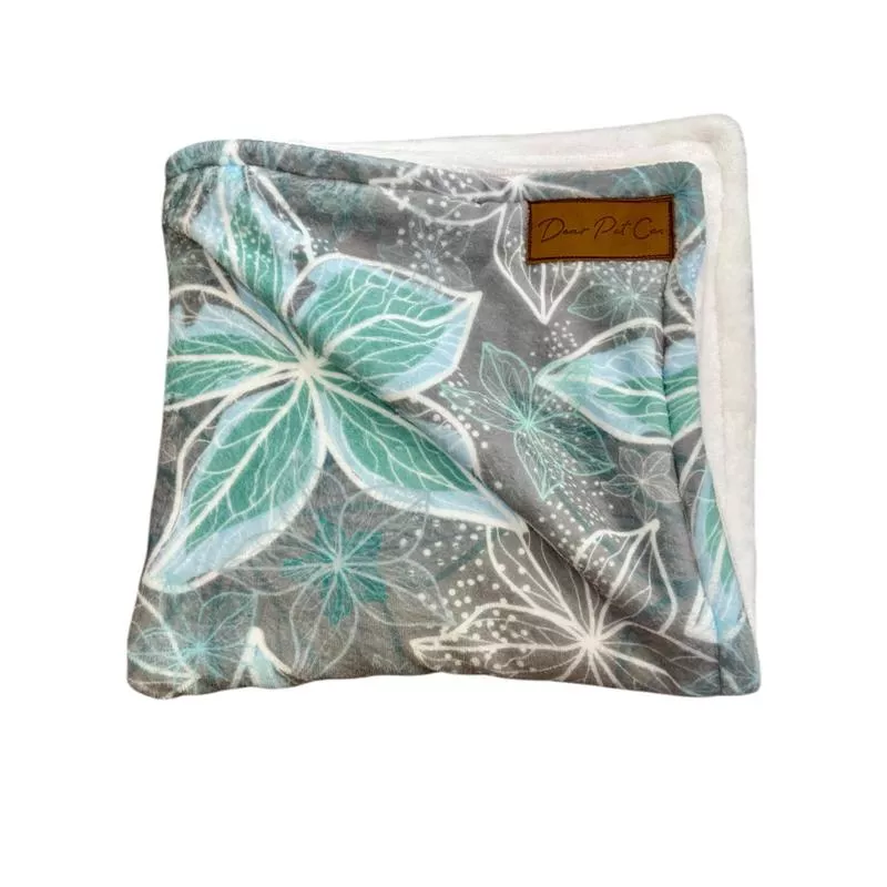 Fleece Pet Blanket Winter White Flowers Small