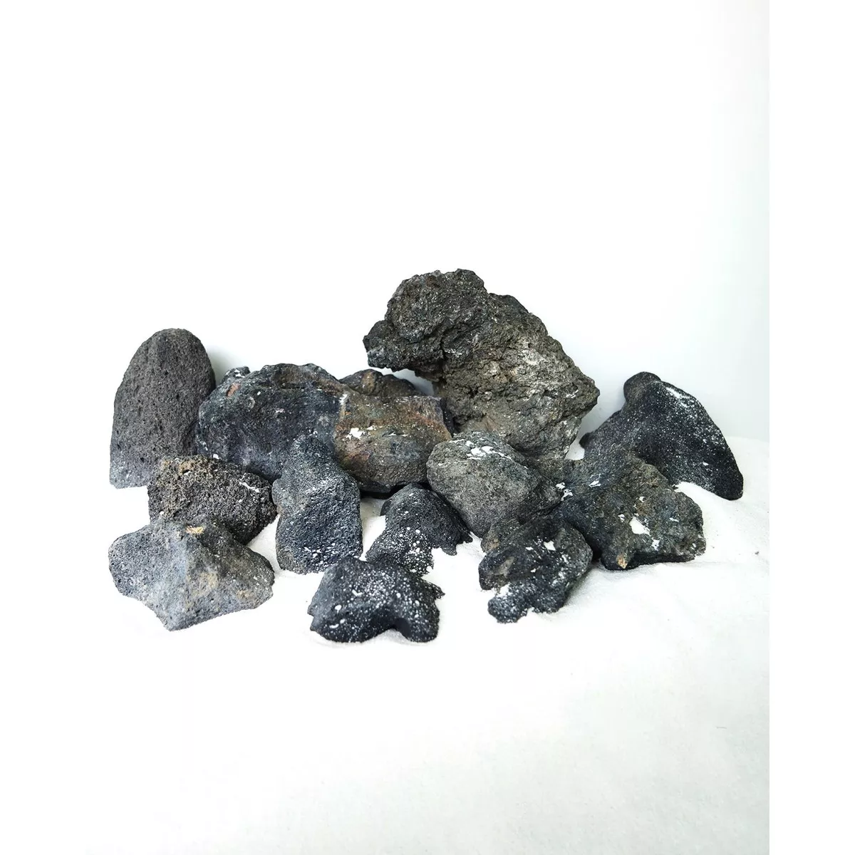 Magic Volcano Rock/Black Small, 12-18 cm / box