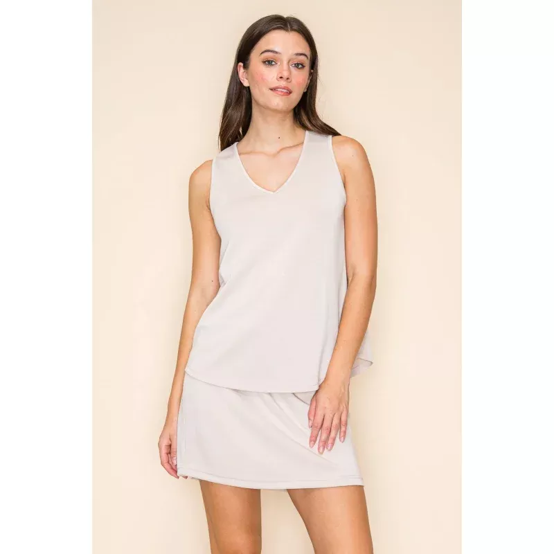The Way Essential V-Neck Top Beige